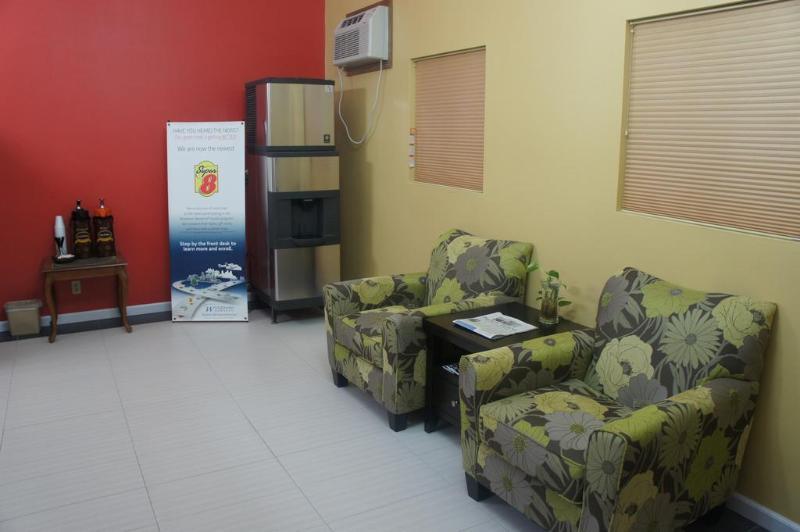 ซูเปอร์ 8 บาย วินด์แฮม ฟรีมอนต์ เนแบรสกา Motel Fremont ภายนอก รูปภาพ